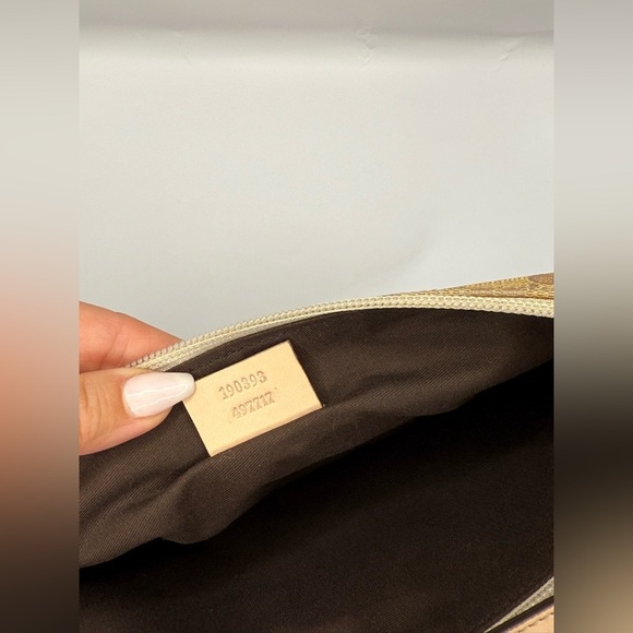 Gucci Pochette boat Shoulder Bag - Picture 11 of 16